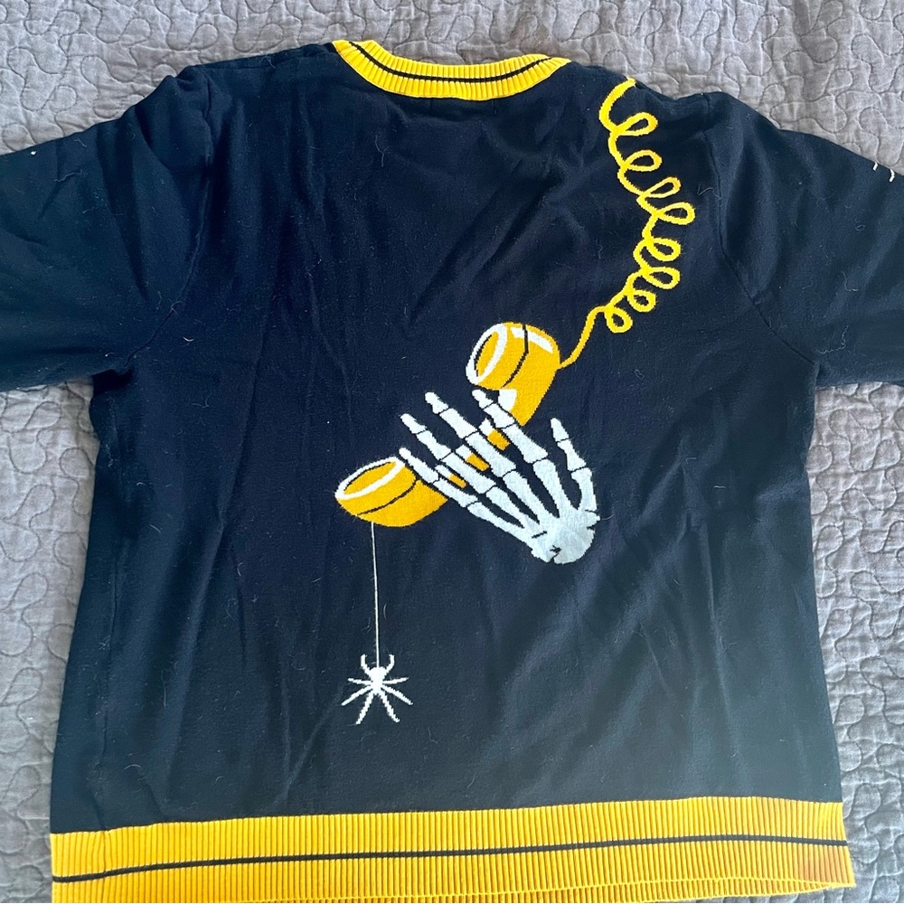 Retro “Still Holding” Black and Yellow Graphic Sweater - Picture 2 of 4